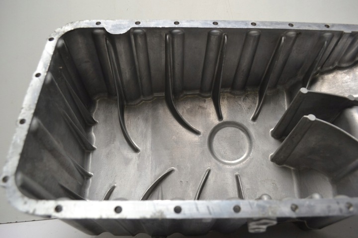 фото №12, Mercedes t1 утка 601 sprinter поддон масляная