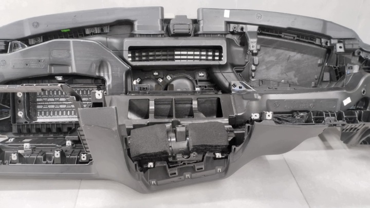 фото №7, Торпедо роздавальна консоль капот vw passat b9 2024- європа