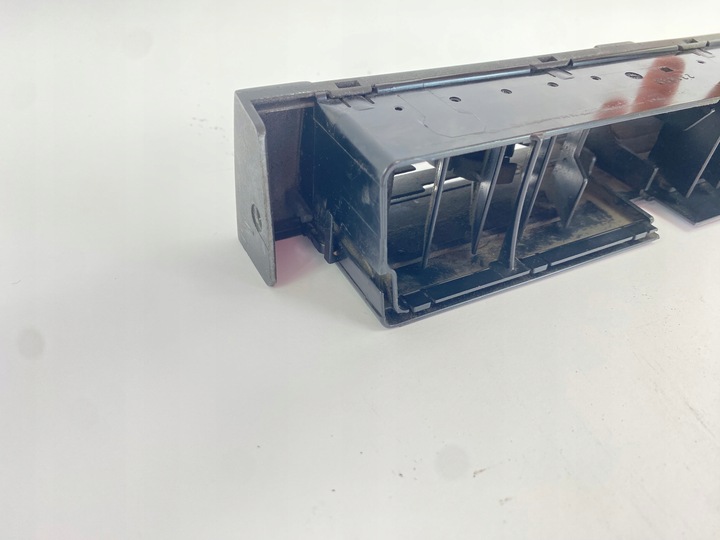 фото №12, Середня решітка повітропровід w панель приладів mercedes w124 sedan купе універсал cabrio