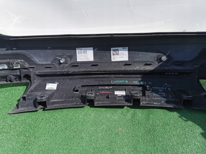 фото №12, Задній бампер maserati levante рестайлінг gts 670118506g