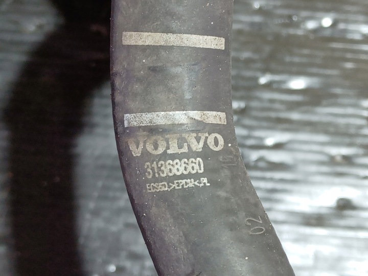 фото №7, Volvo v70 iii v60 ii 2.0d помпа основний  шланг трубка  радіатор 31368660
