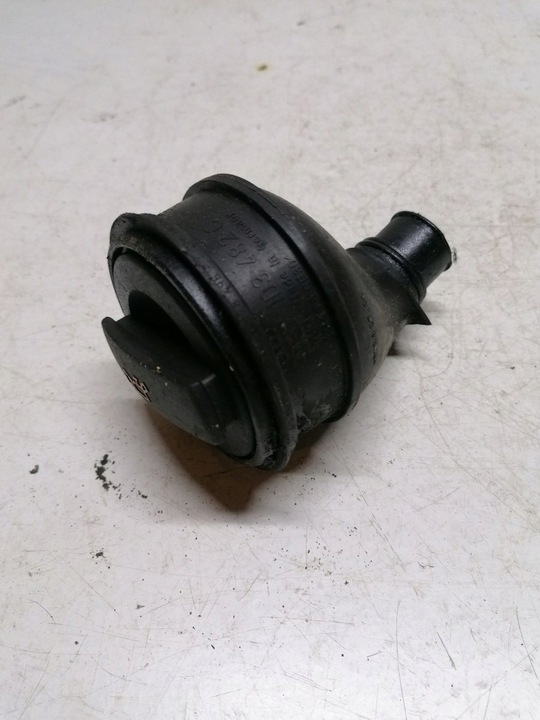 фото №1, Заливная горловина крышка масла audi a8 d3