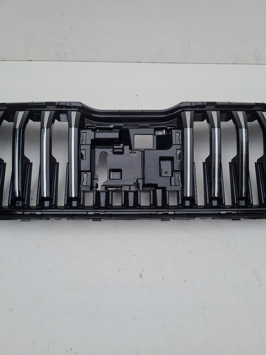 фото №3, Решітка радіатора решітка бампера перед 3p0853653a skoda superb 2024^