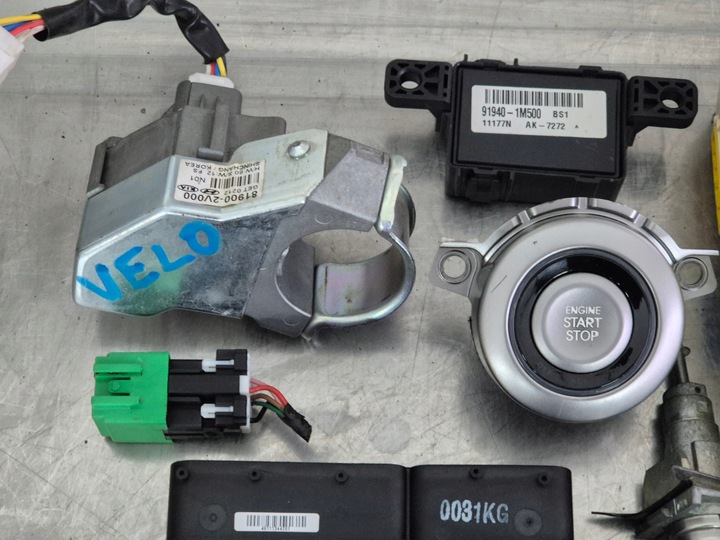фото №9, Hyundai veloster i 1.6gdi набор стартовый блок управления ключ иммобилайзер 39110-2bbc3