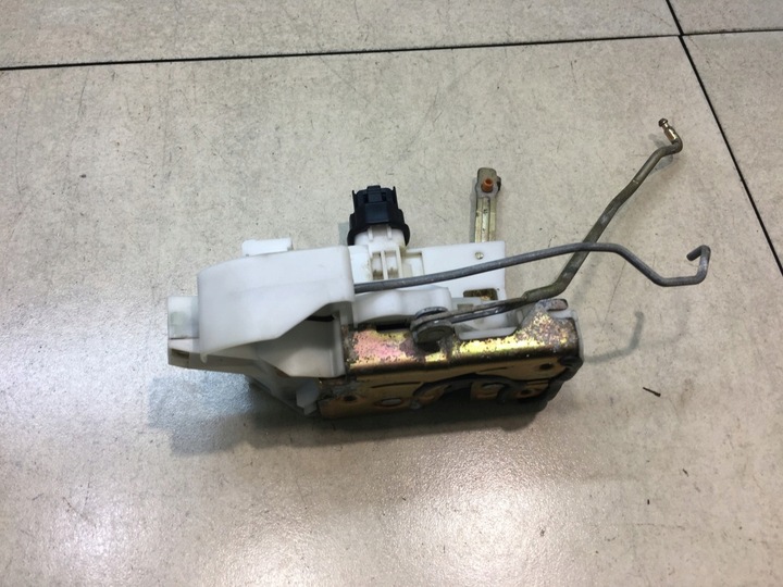 фото №3, Замок двері лівий перед avensis t22 2.0 d4d 5 pin