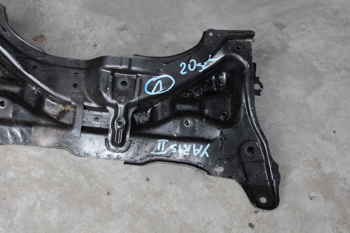 фото №11, Подвешивание подрамник тележка траверса колыбель yaris ii