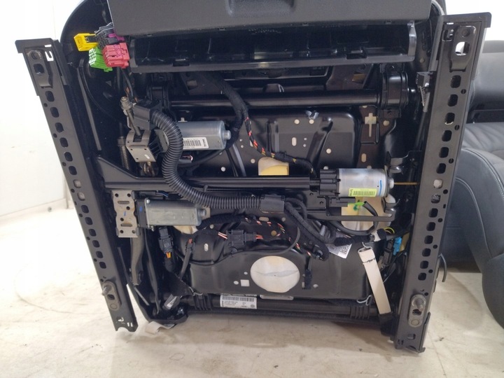 фото №12, Обивка сиденья диван кожа алькантара электрика audi a7 s-line 2011-2014r