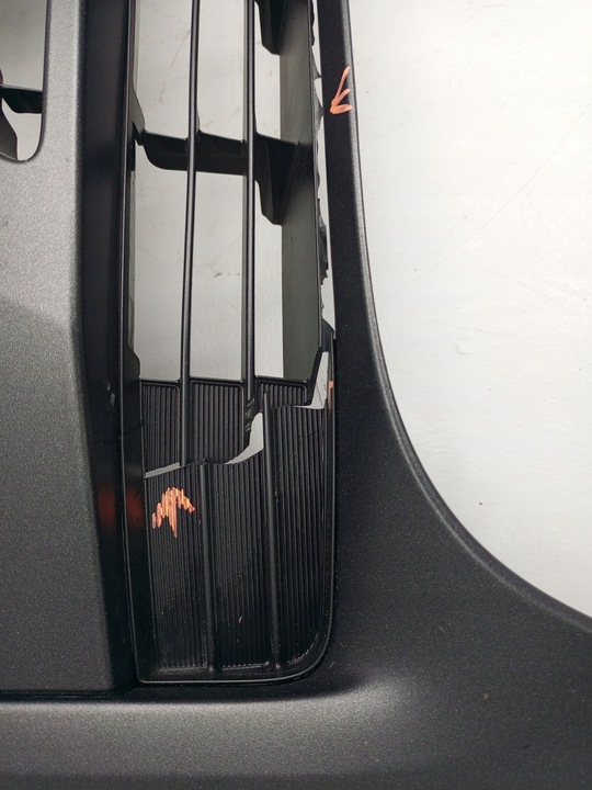 фото №9, Toytoa hilux viii рестайлинг 2020- решётка радиатора решётка радиатор 53111-yp040 =