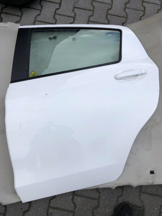 фото №1, Toyota yaris iii рестайлінг 18-21 двері ліві зад 040