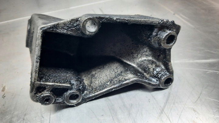 фото №7, Лапи двигуна 8d0199307l vw passat b5 99r 1.9tdi 110km