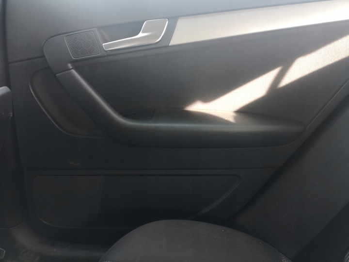 фото №8, Сиденья audi a3 sportback рестайлинг 2010r обивка двери