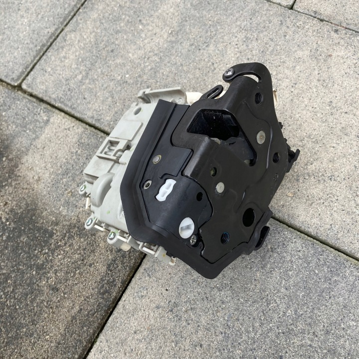 фото №5, Audi a3 8v 3-d hb замок двері ліві uk 6pin 8x2837015