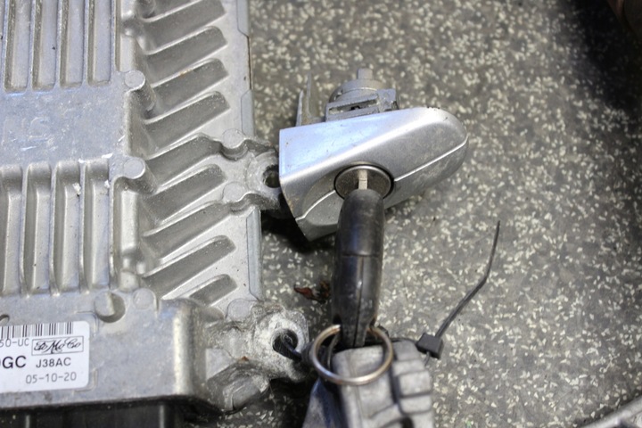 фото №4, Ford focus mk2 c-max 2.0 компьютер замок зажигания колонка