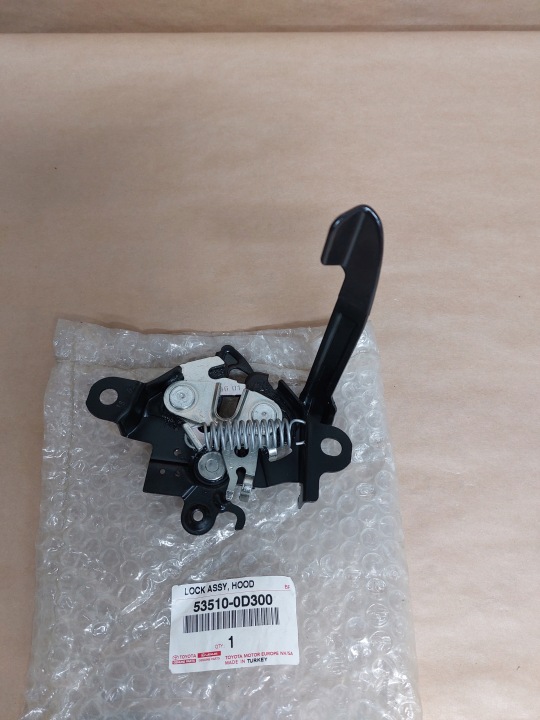 фото №8, Новый замок крышки двигателя 53510-0d300 toyota yaris iii