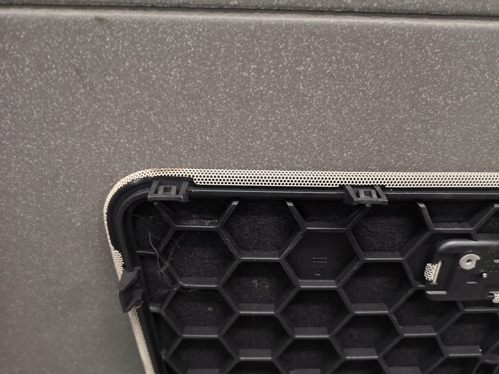 фото №8, Маскувальна накладка сабвуфера audi a8 d3 4e0035435