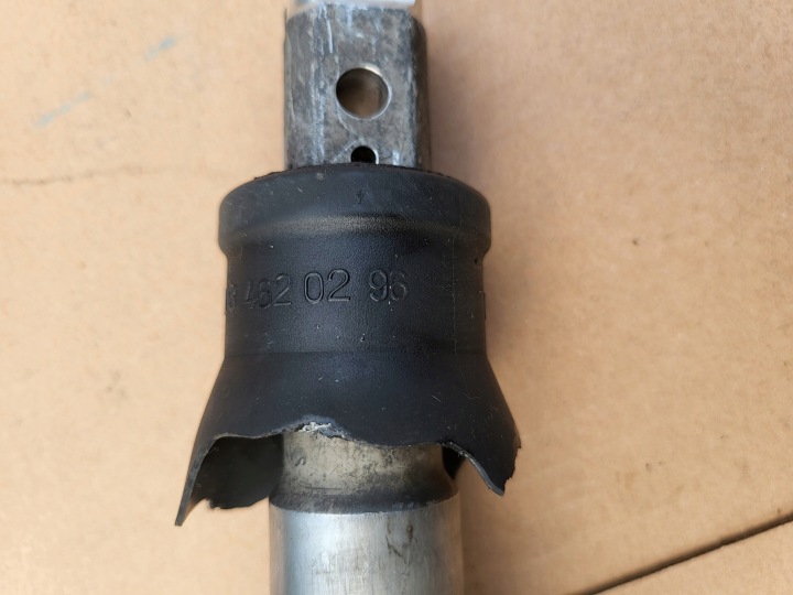 фото №9, Крестовина шарнир колонки рулевого mercedes c-kl w203 2104620748 oem номер eu
