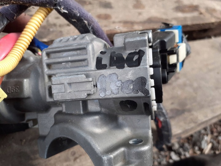 фото №5, Замок зажигания разъём штекер 2 x ключ hyundai i40 2011–2019 1.7 crdi kpl