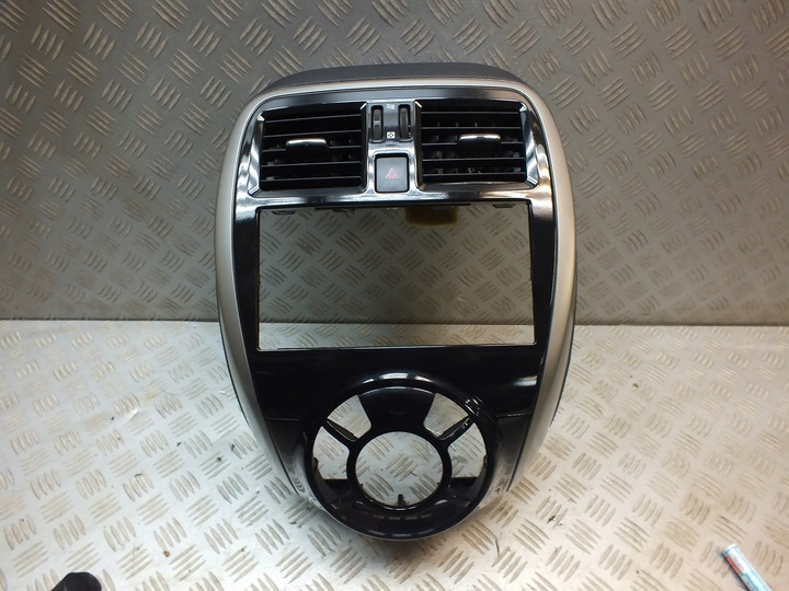 фото №1, Nissan micra k13 рестайлінг середня решітка повітропровід рамка блиск