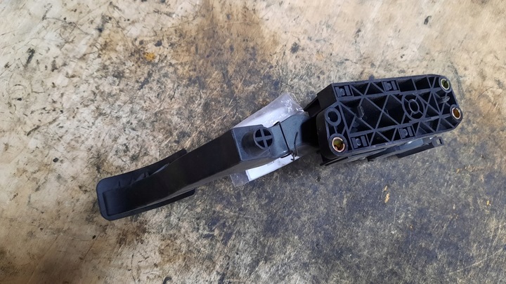 фото №4, Потенциометр газа volkswagen polo 1.2b 01r