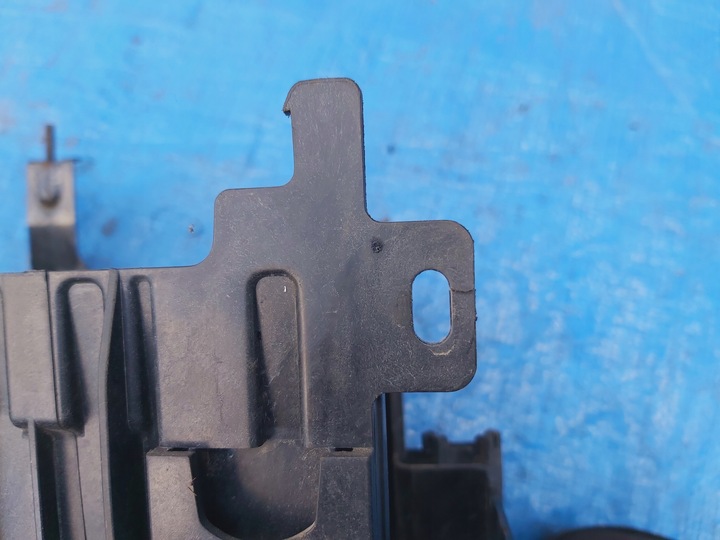 фото №8, Запчастини | astra j zafira c основа корпус акумулятора 13354420