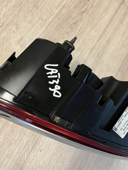 фото №15, Audi a6 c8 4k5 sedan лампа левый правый зад комплект планка