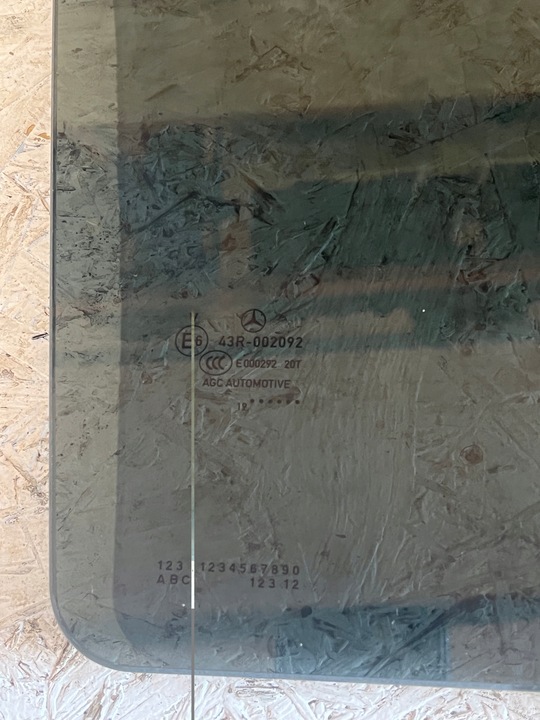 фото №2, Скло двері праві зад mercedes c w205 2019r