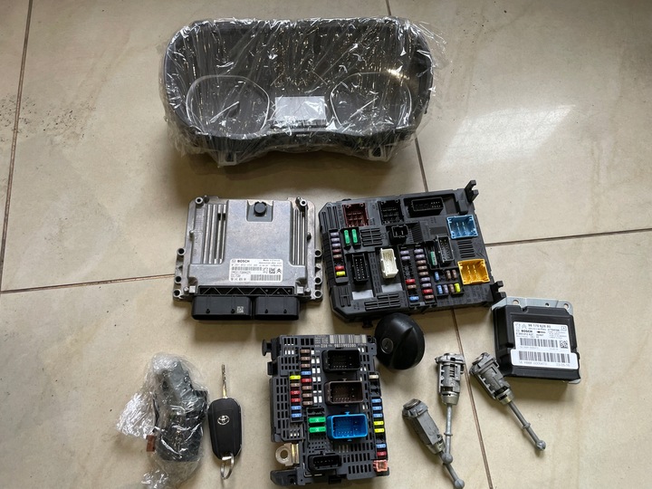 фото №1, Комп'ютер двигуна 1.6 hdi proace expert набір