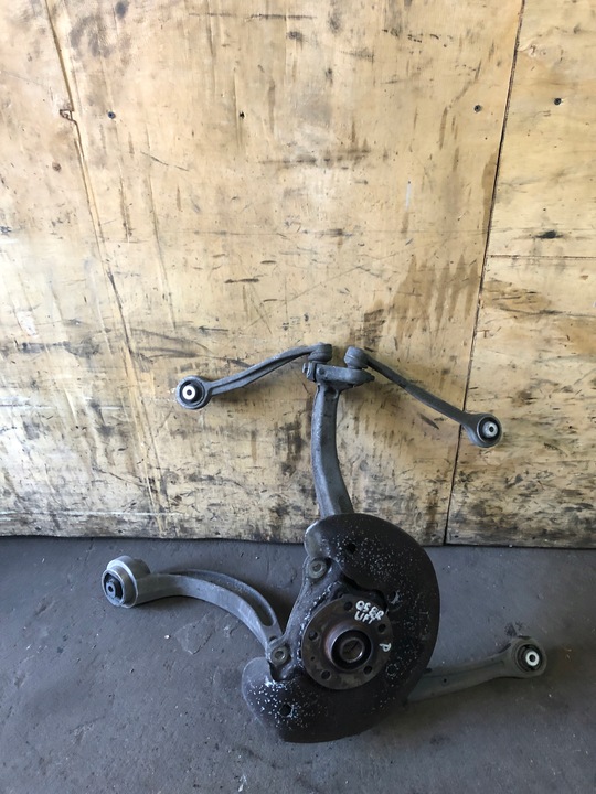 фото №1, Поворотна опора права q5 8r a4 a5 a6 a7 рестайлінг 08-16 4g0407242c комплект