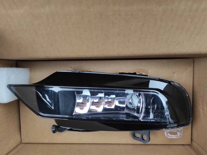 фото №6, Лампа противотуманная перед audi a3 8v h8 правая lub левая