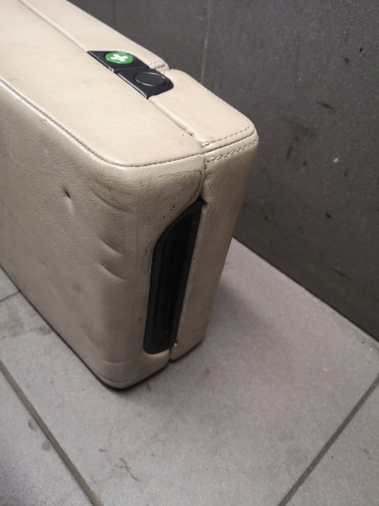 фото №12, Підлокітник сидіння зад audi a8 d2 кремовий