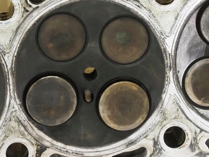 фото №11, Audi a4 b8 a5 q5 q7 ccw 3.0tdi головка права вали 0594b