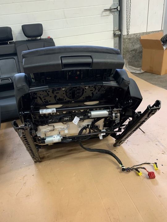 фото №16, Audi a3 s3 rs3 8y sedan сидіння спинка сидіння європа алькантара шкіра