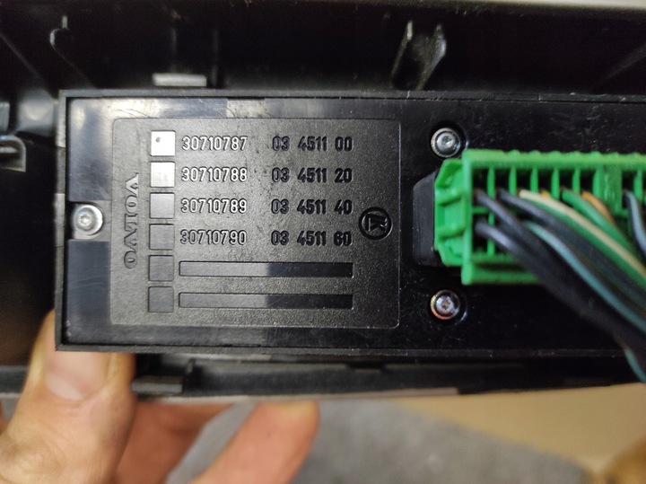 фото №6, Вимикач скла лівий перед volvo v50 30710787