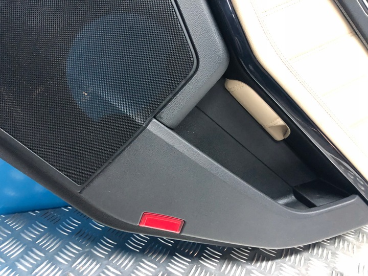 фото №10, Mercedes w212 оббивка боковина двері праві зад