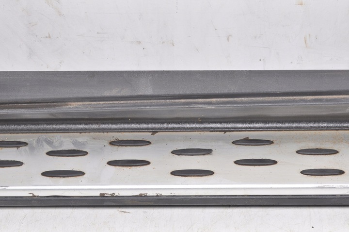 фото №10, Mercedes glc x253 накладка пороговая a2536980300