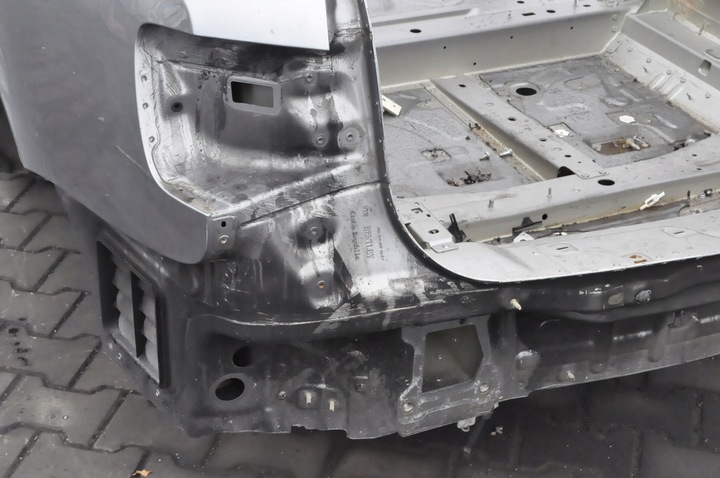 фото №6, Bentley bentayga pas зад задній крило лівий правий чверть ванна l999