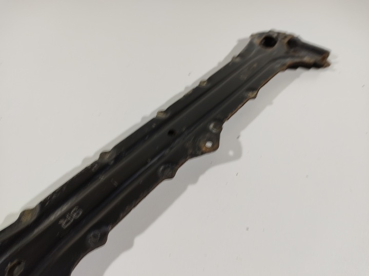 фото №13, Lexus is300h 13r кріплення балка права