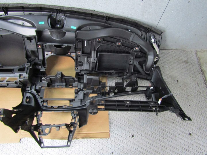 фото №8, Sx4 s-cross ii 23r консоль торпедо роздавальна 73111-63t0