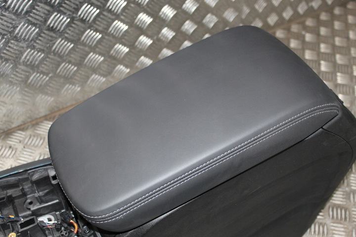 фото №15, Bmw x4m f98 x4 g02 обивка сиденья диван обшивки планки кожа / чёрная