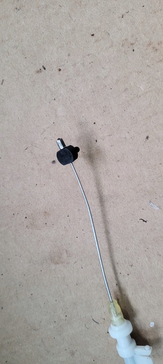 фото №12, A4 b8 s4 трос тягa замка праві лівий зад