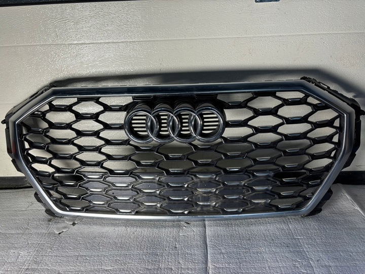 фото №1, Решётка радиатора решётка audi q3 83f sportback