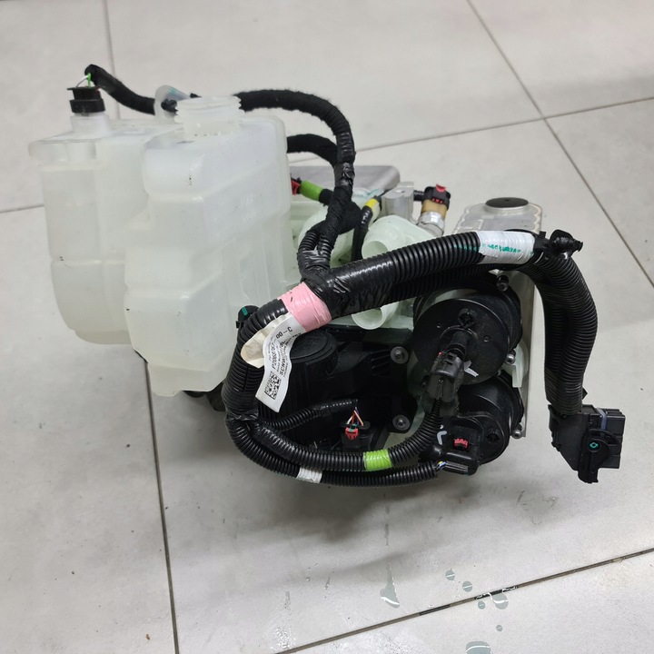 фото №1, Насос тепло отопитель tesla s y p2068767-00-c