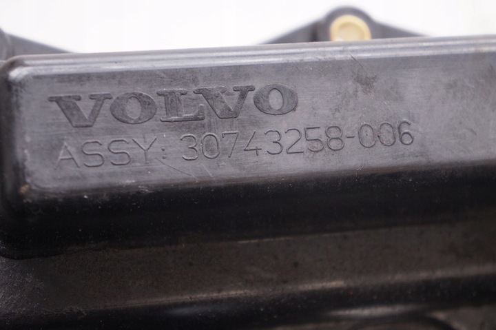 фото №6, Кришка клапанів volvo s40 ii v50 c70 ii c30 08675978 31256168-006 30743259