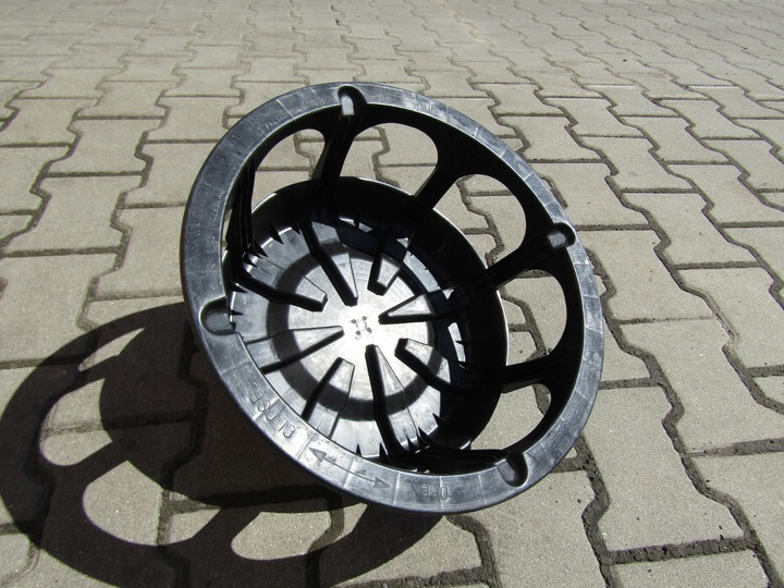 фото №2, 2 mercedes w210 корзина крышка защита na колесо запасное + винт крепежная