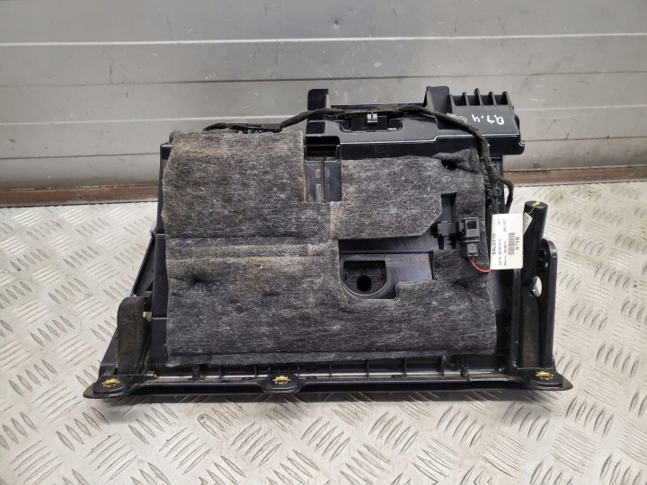 фото №5, Audi q3 8u 8u0971679b перед сторона правая отсеки, полки