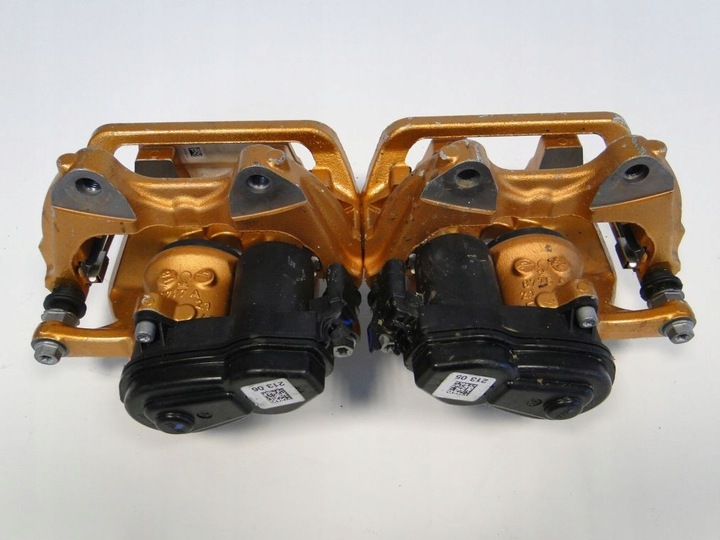 фото №12, Mercedes c клас 205 затискачі 63 amg карбон керамічний