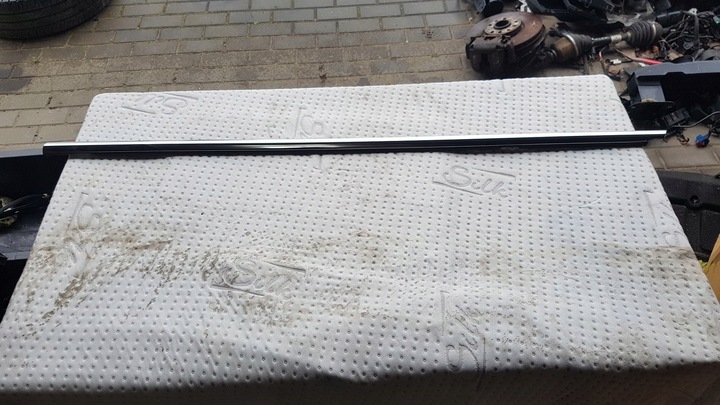 фото №1, Планка дверь левый перед vw touareg iii 760837475b