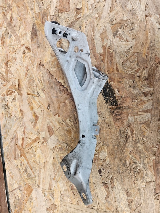 фото №1, Кронштейн крепление крыльев левая audi a6 c7 4g0821135a