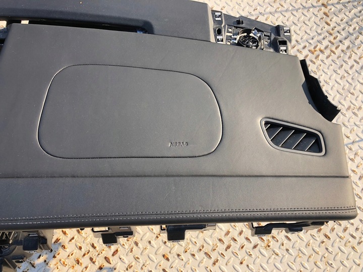 фото №7, Porsche macan 95b панель консоль подушки ремені