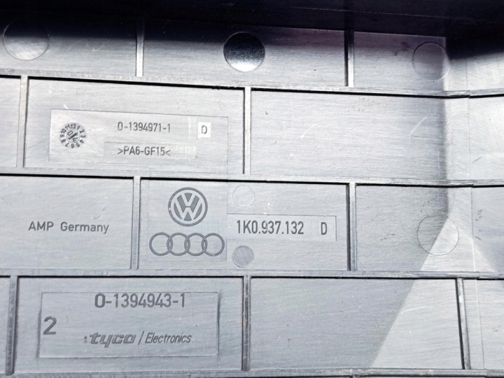 фото №7, Volkswagen golf 5 v 2.0tdi блок предохранителей 1k0937124h